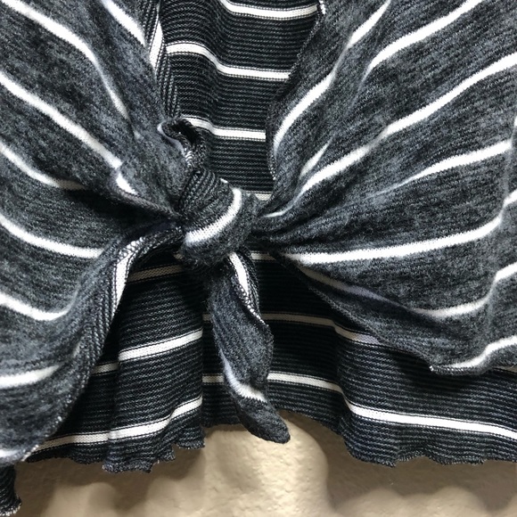 Fantastic fawn open back shirt - Picture 2 of 5